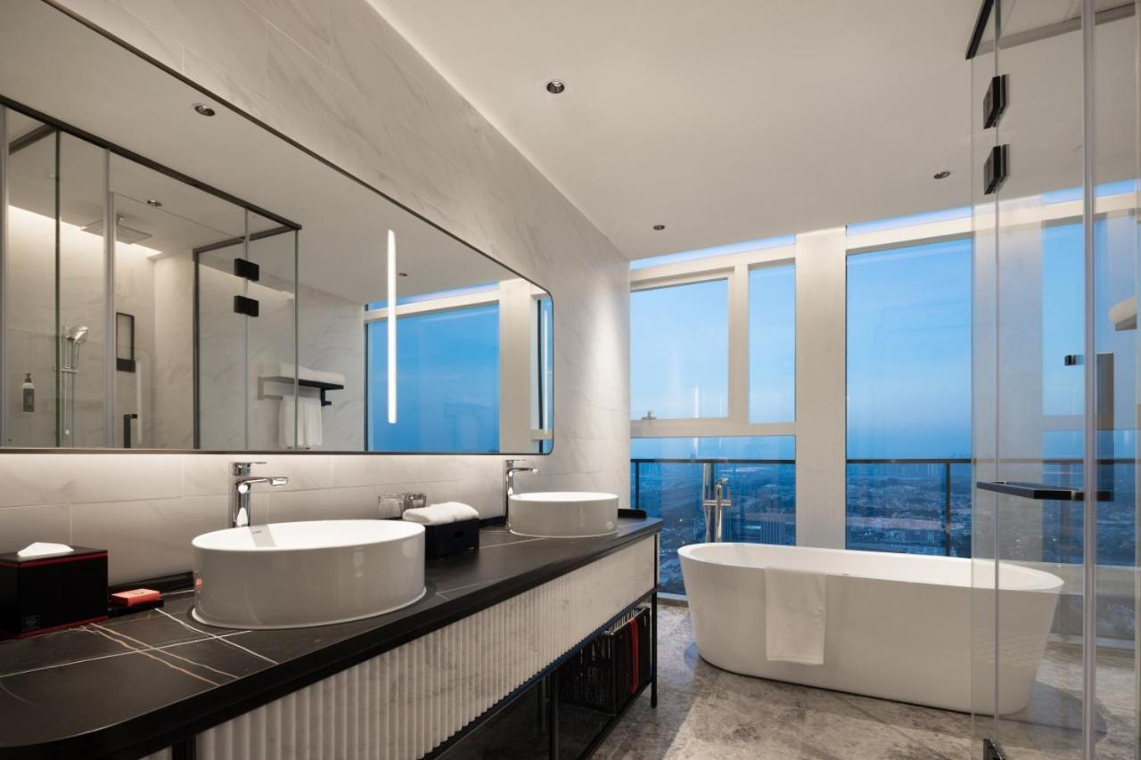 Hotel Radisson Red Guangzhou South Railway Station Extérieur photo